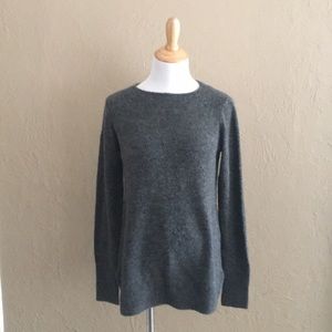 BNWT LOFT Gray Shirttail Sweater in XS
